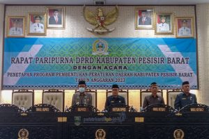 Rapat Paripurna DPRD Kabupaten Pesibar Penetapan Program Perda Tahun Anggaran 2023