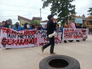 Mahasiswa IAIN Metro Demo Tuntut Oknum Dosen Yang Diduga Melakukan Pelecehan Terhadap Mahasiswinya