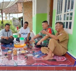 Babinsa Kopka Abunawan, Ciptakan Kedekatan Bersama Warga binaan, Dengan Melaksanakan Anjangsana Dikampung Penawar Rejo