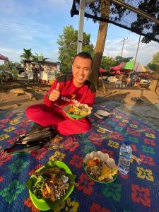 Kunjungi Pasar Kusi, Farrris Andy Kantona Borong Makanan.