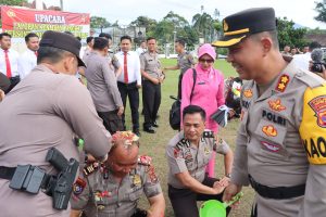 Kapolres Lampung Barat pimpin upacara kenaikan pangkat 31 personil nya