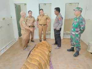 Warga Heboh!! Telah Ditemukan Seorang Pemuda ODGJ Gantung Diri di Toilet Masjid Agung Al-falah