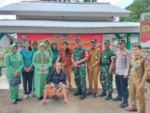 Komandan Kodim 0426/TB Menyerahkan Secara Simbolis Bantuan RTLH di Kampung UGI