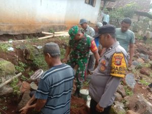 Sinergi TNI-Polri Hadiri Peletakan Batu Pertama Pembangunan TPQ