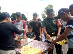 Dinas Koperindag Lampung Barat bersama Bulok gelar Bazar beras murah.