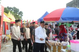 Wabup Azwar Hadi, Buka Grand Opening Pasar Ramadhan 3 Braja Sakti