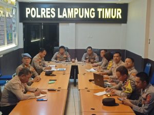 Aktifkan Satkamling, Kapolres Lamtim Beri Arahan 264 Bhabinkamtimas, Babinsa dan Kades