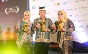 Bupati Lampung Timur Kembali Raih Penghargaan Top Pembina BUMD Awards 2023