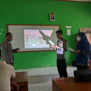 Personil Polres Pesisir Barat Latihan Peningkatan Kemampuan Berbahasa Asing