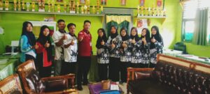 Jurnalis Harian Global Lampung Kunjungi SDN 1 Tri Tunggal Jaya