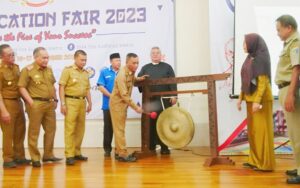 QOMARU YOS EDUCATION FAIR, BUAT PERUBAHAN 360 DERAJAT SMA YOS SUDARSO METRO