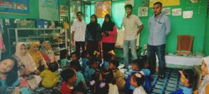 Kakam Tri Tunggal Jaya Bagikan Seragam Bagi Anak Paud Dan TK.