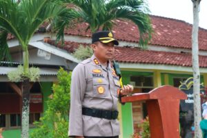 Kapolres Lampung Timur Jadi Pembina Upacara Di SMKN 1 Sukadana