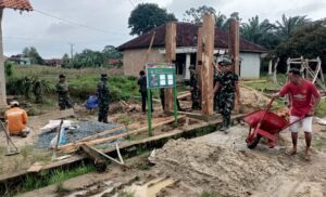 Ikut Bergabung Dalam Pembangunan Tower Tandan Air, Sidiq: TNI Selalu Dihati Rakyat