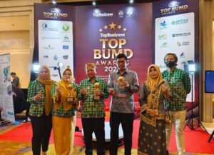 Bupati Dawam Rahardjo Raih Penghargaan TOP Pembina BUMD 2024