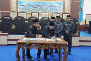 Wakil Bupati Pesisir Barat Hadiri Rapat Paripurna Dengan Agenda Penyampaian Rekomendasi DPRD