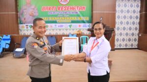 Sambut Hari Bhayangkara Ke-78 Tahun 2024, Puluhan Kantong Darah Diserahkan Polres Tulang Bawang Kepada PMI