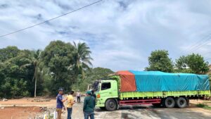 Jembatan Sementara Way Sabuk Alami Ambles, Kepolisian Hentikan Akses Kendaraan Berat