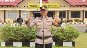 Pimpin Apel Kesiapan Simulasi Pengamanan Acara Pelantikan DPRD, AKBP James: Practice Makes Perfect