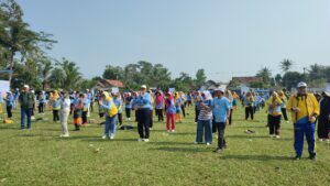 Semangat Ibu-ibu Ikut Senam Bersama Ela-Azwar di Way Jepara