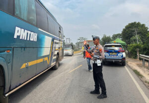 Perbaikan Jembatan Way Pidada, Kasat Lantas Polres Tulang Bawang Imbau Kendaraan Diatas 25 Ton Lewat Jalan Tol