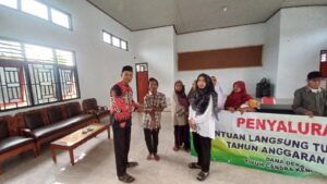 Pemerintah Tiyuh Candra Kencana Telah Menyalurkan Bantuan Langsung Tunai (BLT) Kepada 15 Keluarga Penerima Manfaat (KPM)